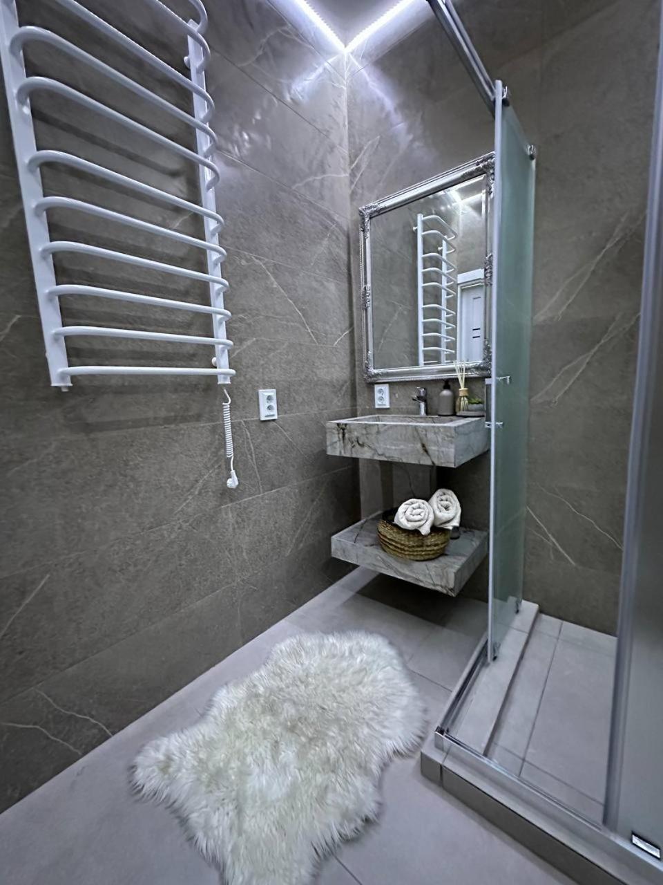 Rynok Square Apartment Lviv Exterior photo